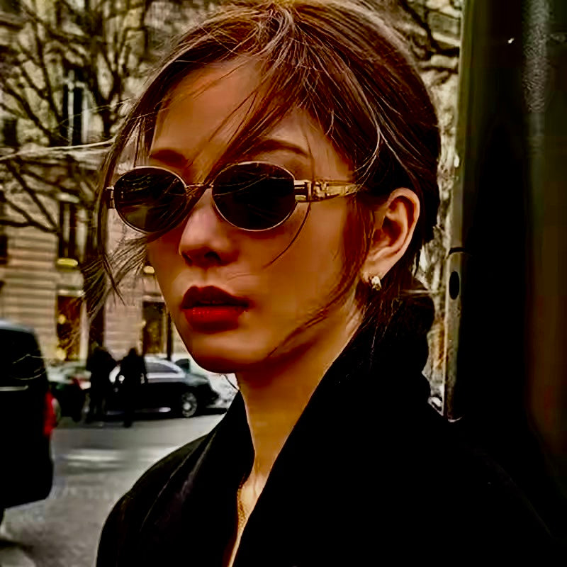Retro Fashion Sunglasses – UV400 Luxury Metal Frame Eyewear for Men & Women.